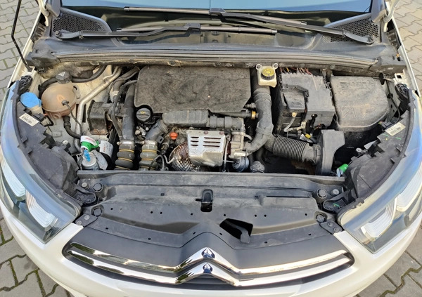 Citroen C4 cena 49000 przebieg: 111000, rok produkcji 2018 z Warszawa małe 211
